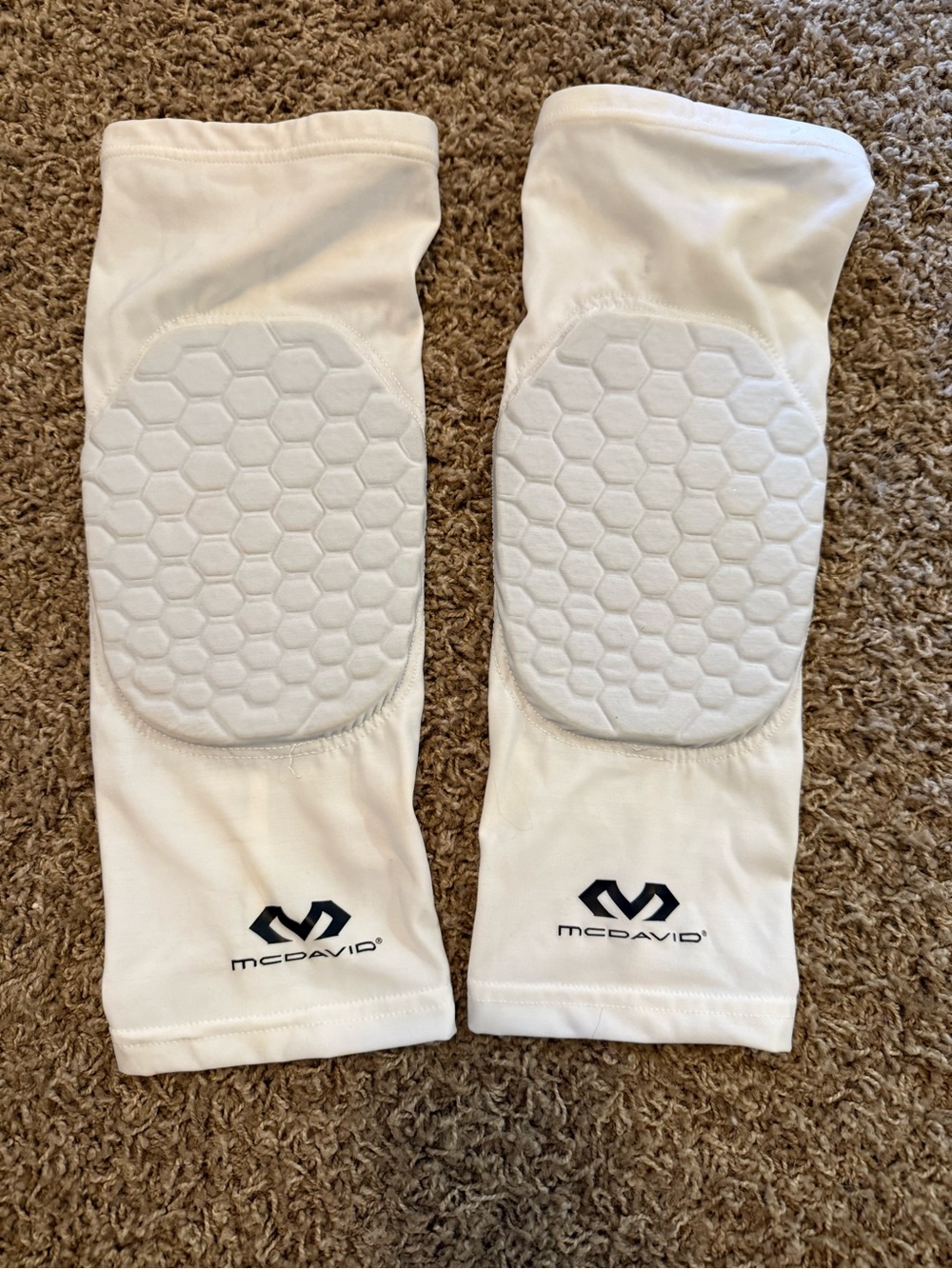McDavid HEX® Padded Compression Leg Sleeves Knee Pads White - 1 Pair